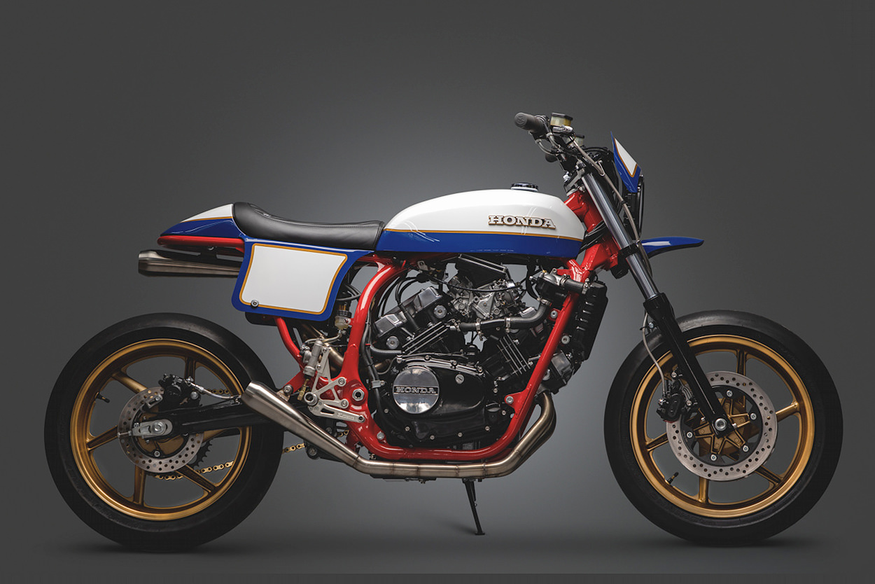 Magna V30 WeeVee, Honda Supermoto Tracker yang Keren Abis